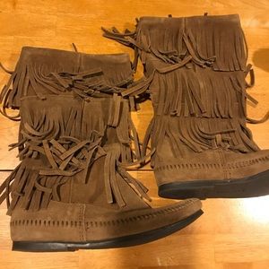 Minnetonka Brown Leather Tall Moccasins with Triple Fringe Size 9